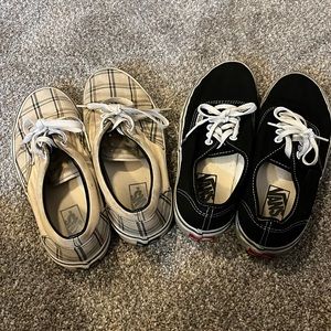 Selling two pair of classic women’s vans size 8.5